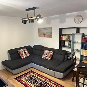 Case de vacanță Tiny Traditional House, Bucureşti